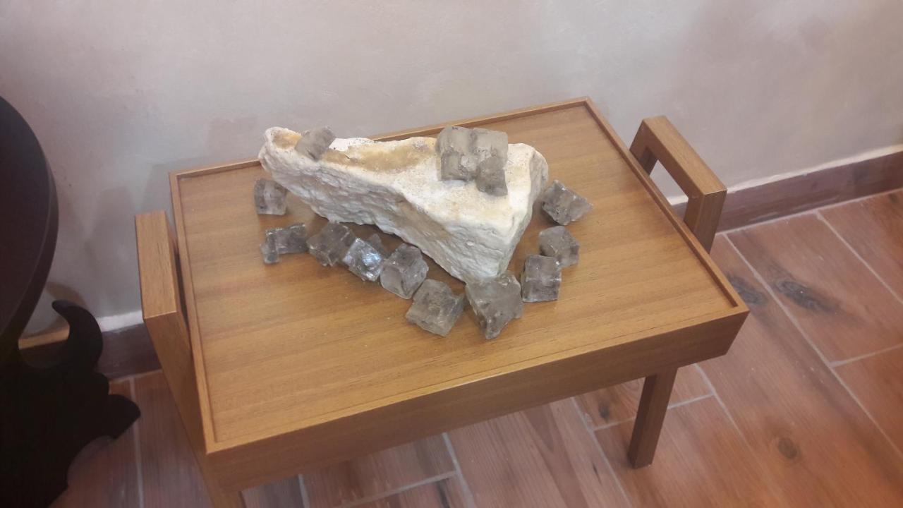 Mesha Stele Hotel Suites Madaba Exterior photo